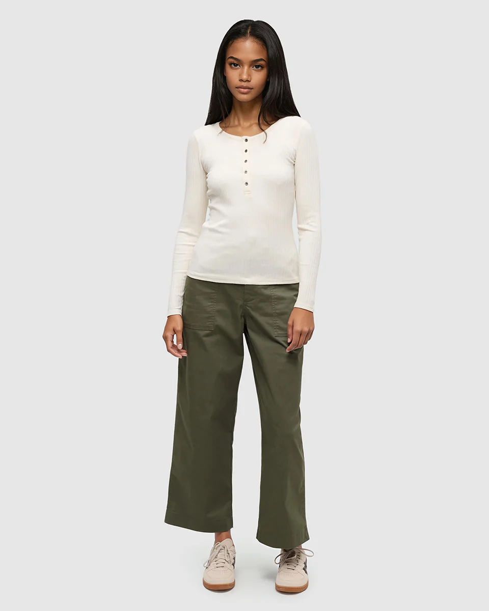Knowles Henley - Image 2